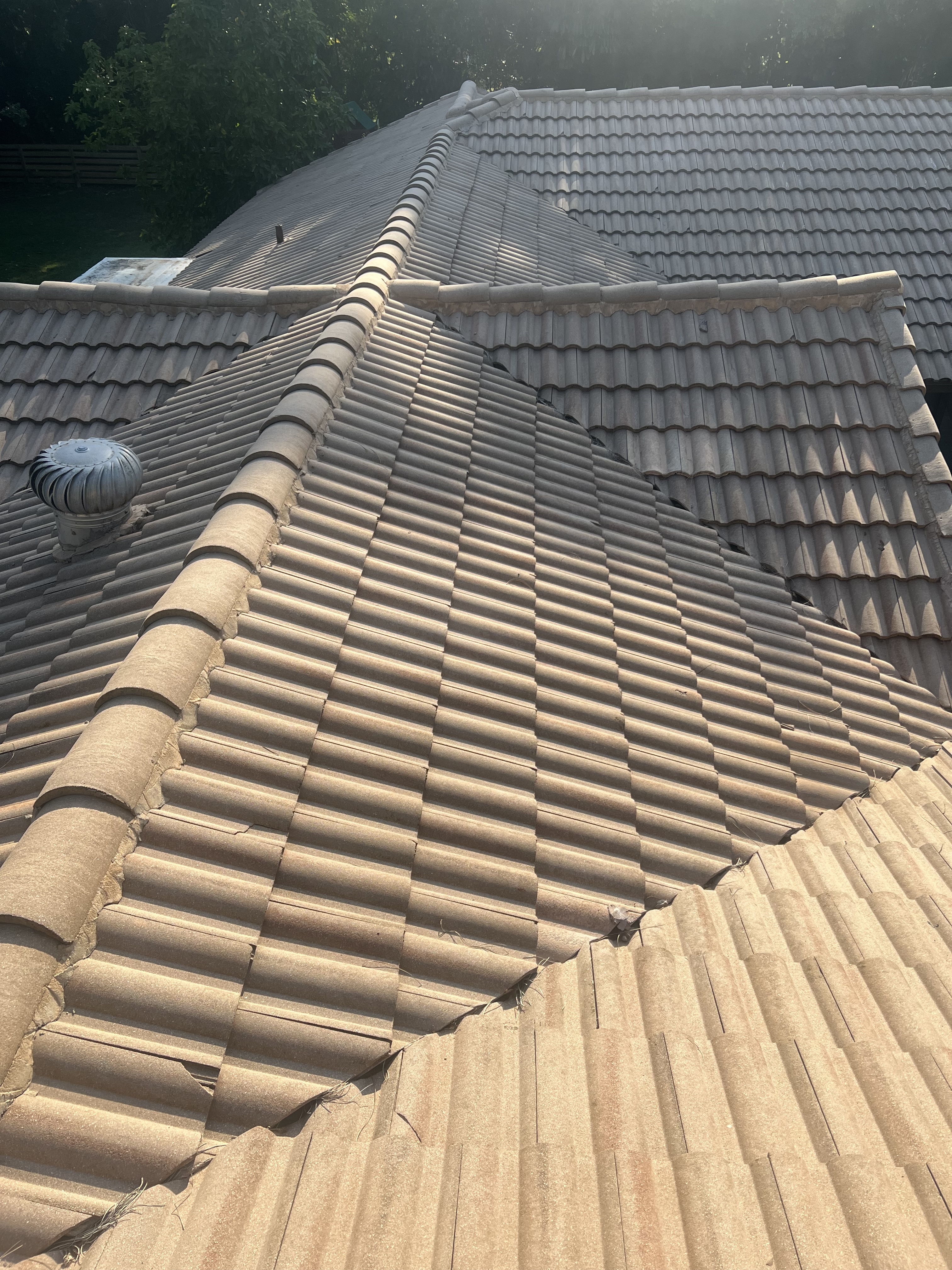 The Best Roof Cleaning Performed in Palm Beach Gardens, Florida Thumbnail